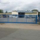 Schiebetor elektrisch Nebeneingangstuer blau