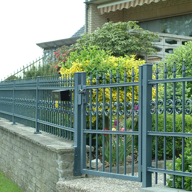Ziergitter Senkrechtstaebe mit Spitze und Ornament anthrazit