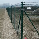 Maschendrahtzaun Rundrohr mit Stacheldraht grün 