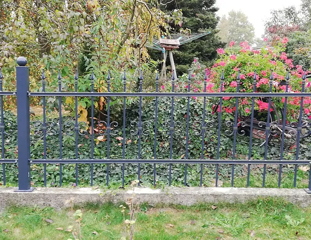 Ziergitter Senkrechtstaebe mit Spitze anthrazit 